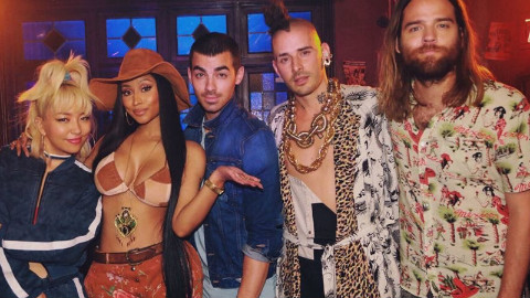 DNCE - Kissing Strangers (Live on The Voice)